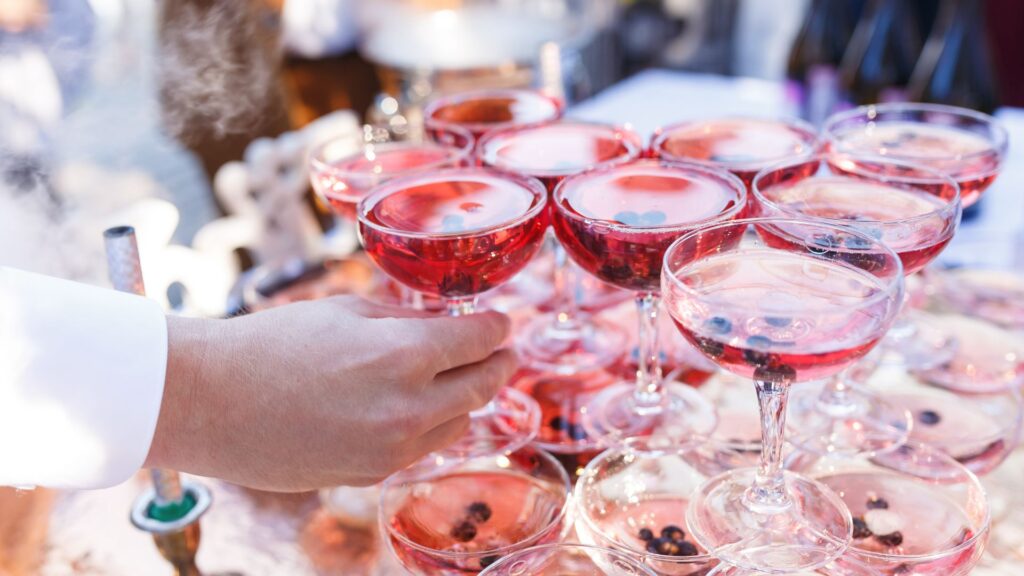 不只是等待！戶外婚禮特色雞尾酒會，打破開席前的無聊